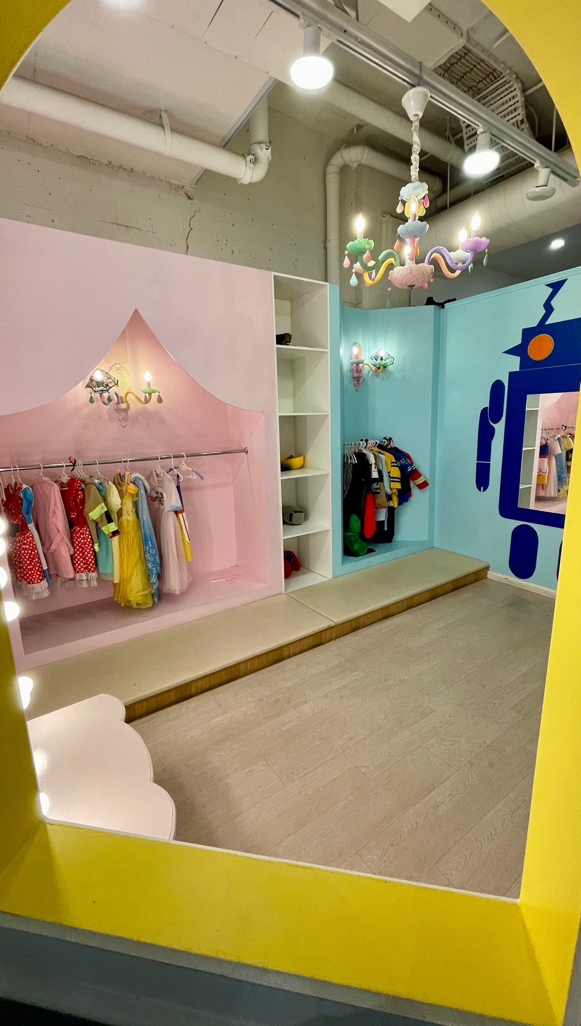 Kidsday Premium Kids Café in Meadowbank, Sydney — photo 1 of 5